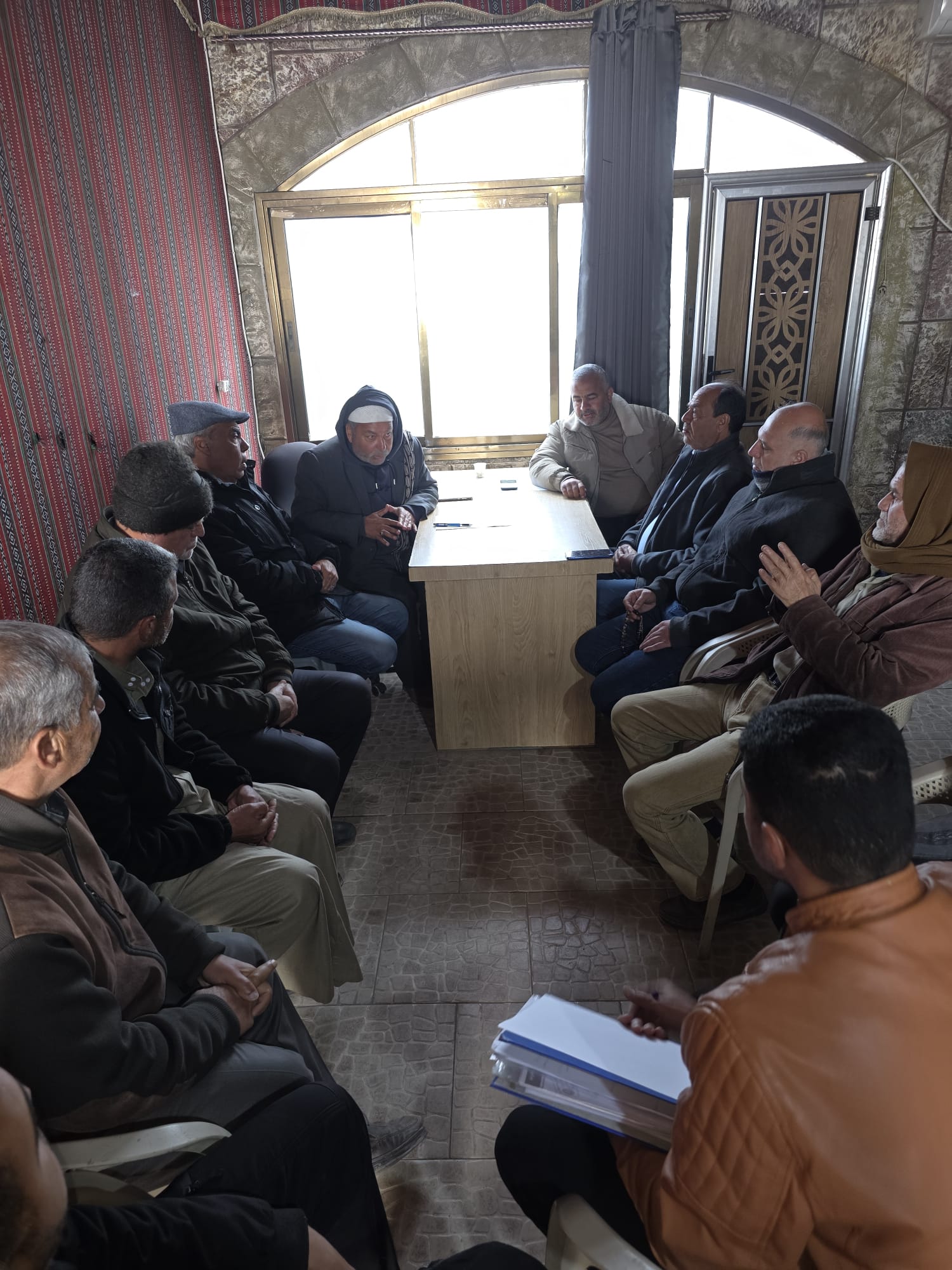 تسوية نزاع مالي ضمن خدمات التحكيم التجاري بغرفة تجارة وصناعة رفح