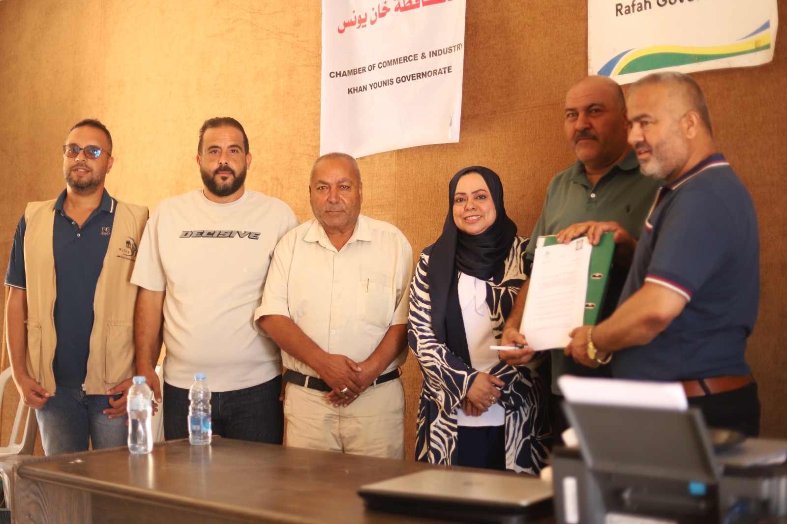 غرفة تجارة وصناعة محافظة رفح وجمعية وفاق لرعاية المرأة والطفل توقعان مذكرة تفاهم لتعزيز التمكين الاقتصادي ودعم الرياديات